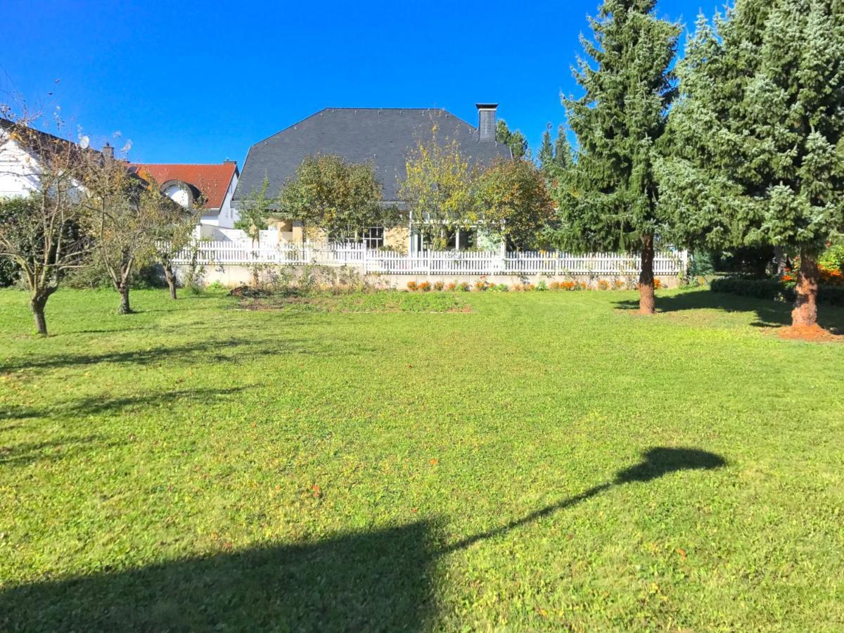 Villa Orchard Frankfurt Kriftel Экстерьер фото