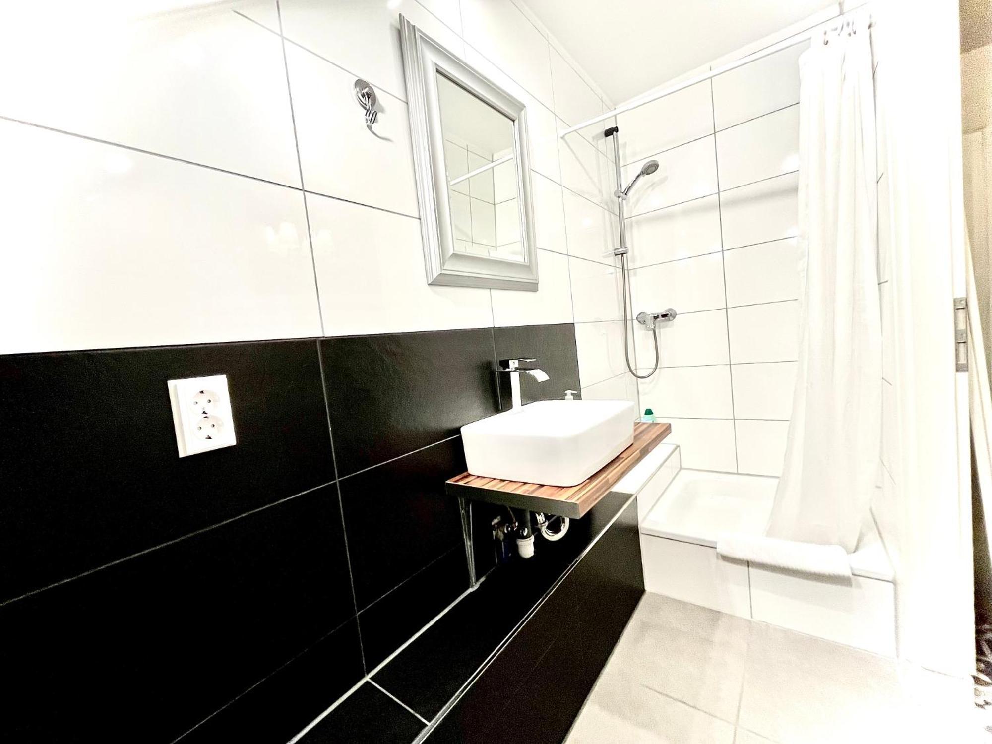 Villa Orchard Frankfurt Kriftel Экстерьер фото