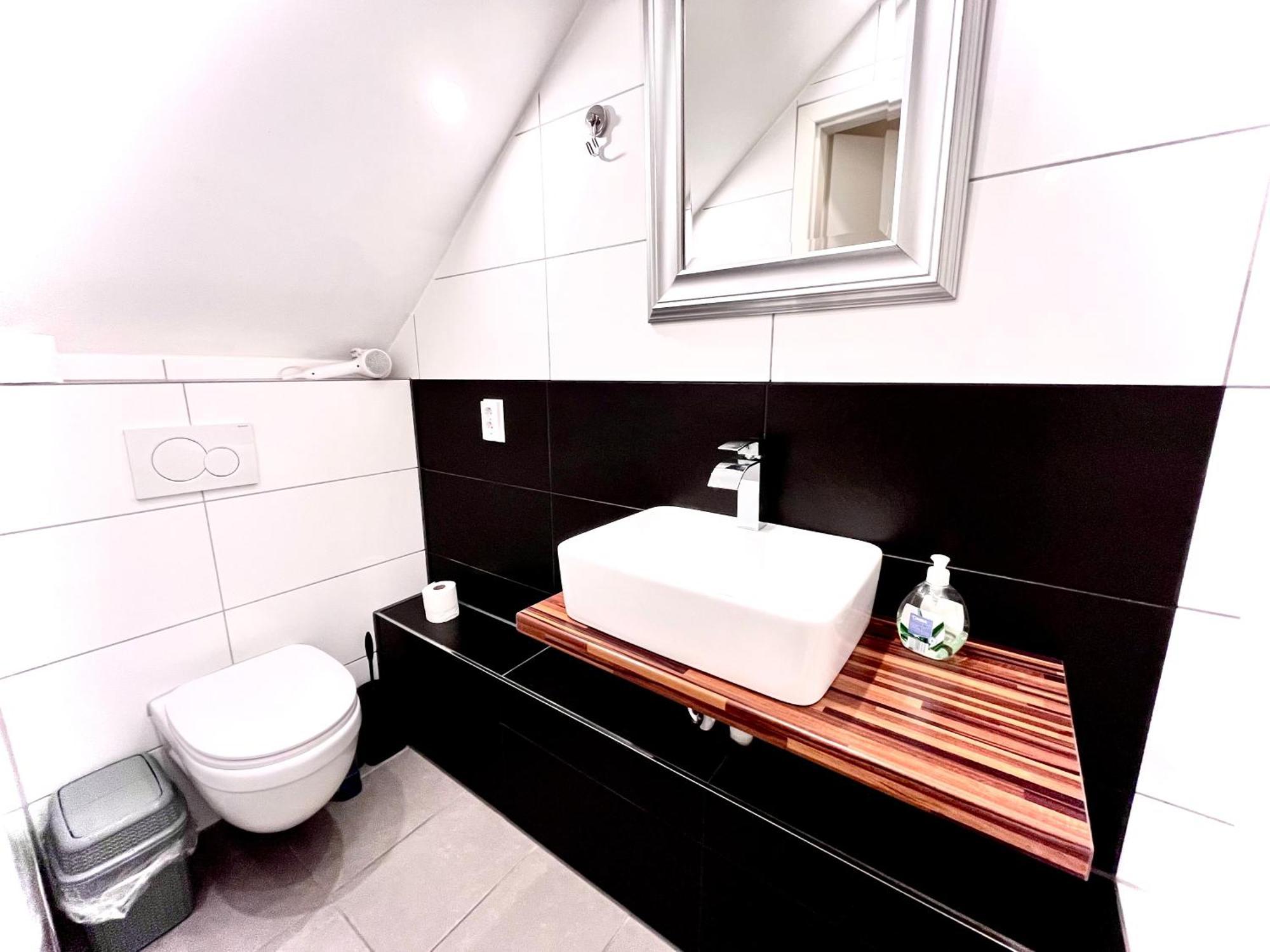 Villa Orchard Frankfurt Kriftel Экстерьер фото